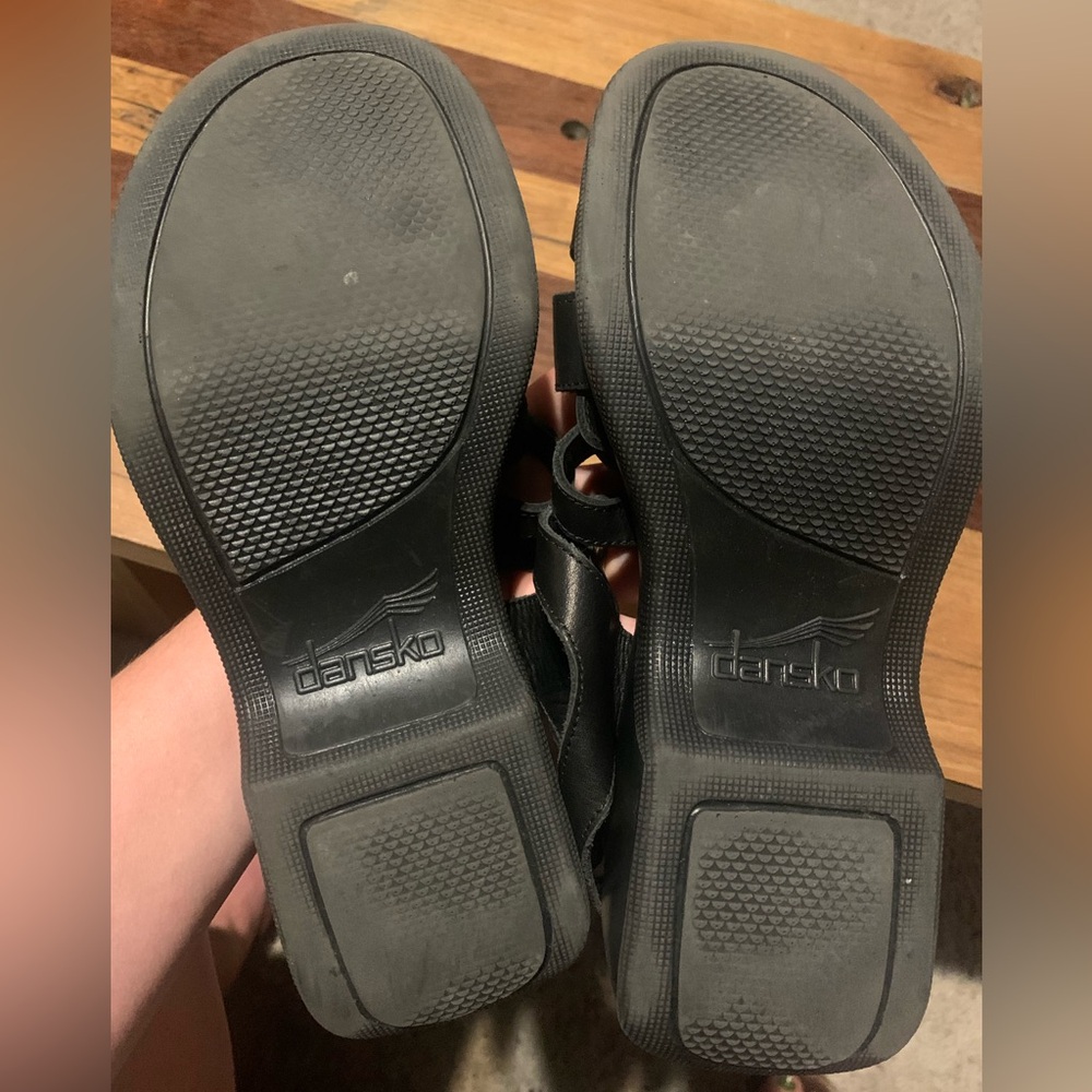Dansko black leather women’s sandal - Picture 3 of 3